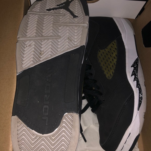Jordan 5 size 3y - Picture 2 of 3